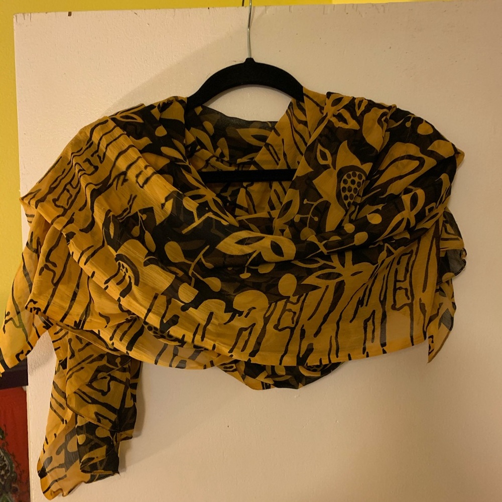 Black and gold scarf